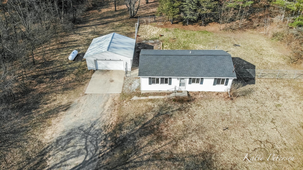 3501 15 Mile Road, Cedar Springs, MI, 49319-9184