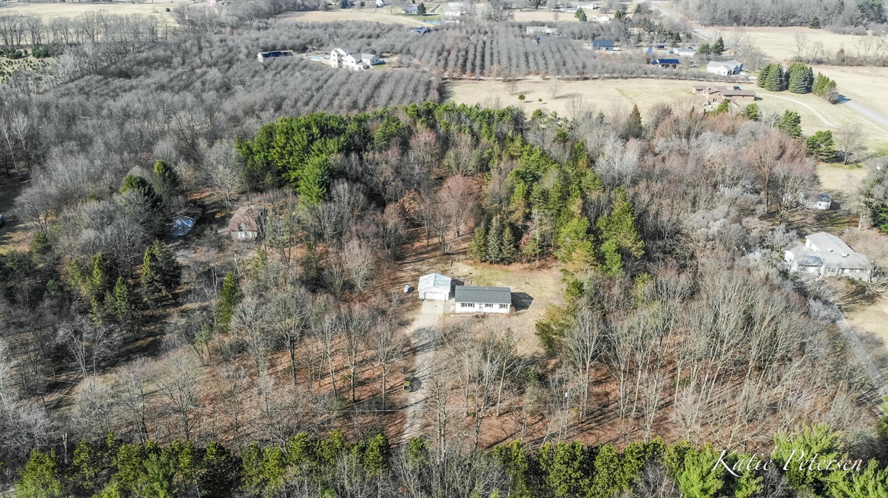 3501 15 Mile Road, Cedar Springs, MI, 49319-9184