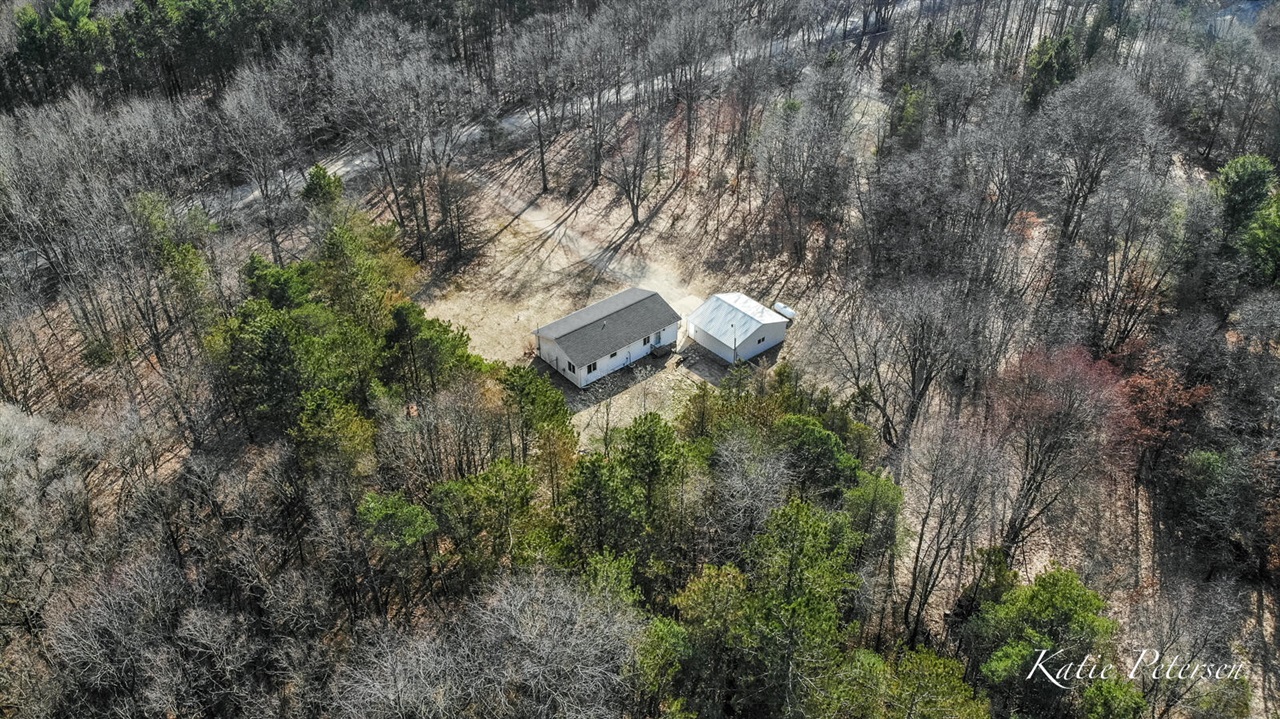 3501 15 Mile Road, Cedar Springs, MI, 49319-9184