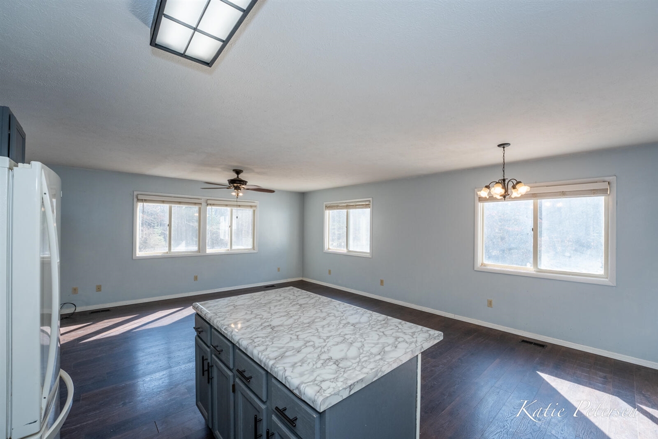 3501 15 Mile Road, Cedar Springs, MI, 49319-9184