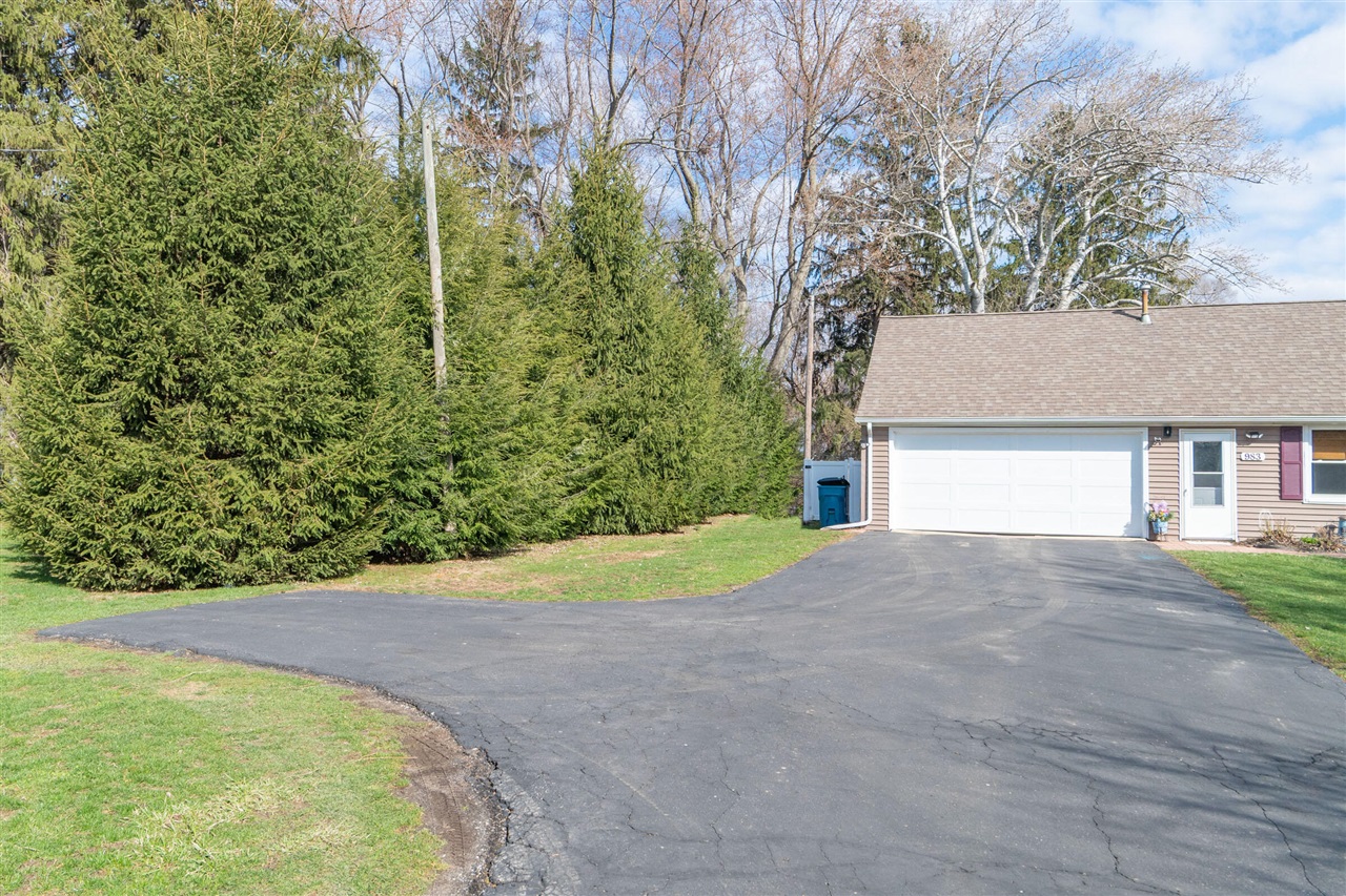 983 Miners Road, Saint Joseph, MI, 49085-9625