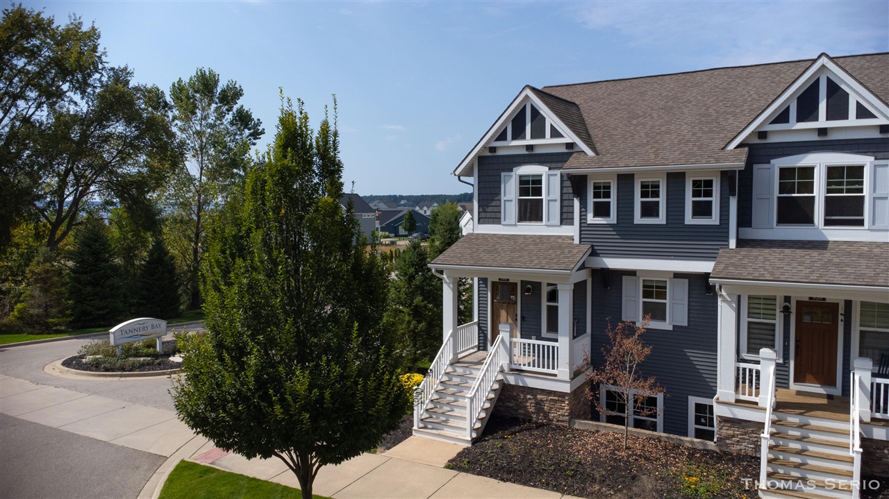 940 S Lake Street, Whitehall, MI, 49461-1522