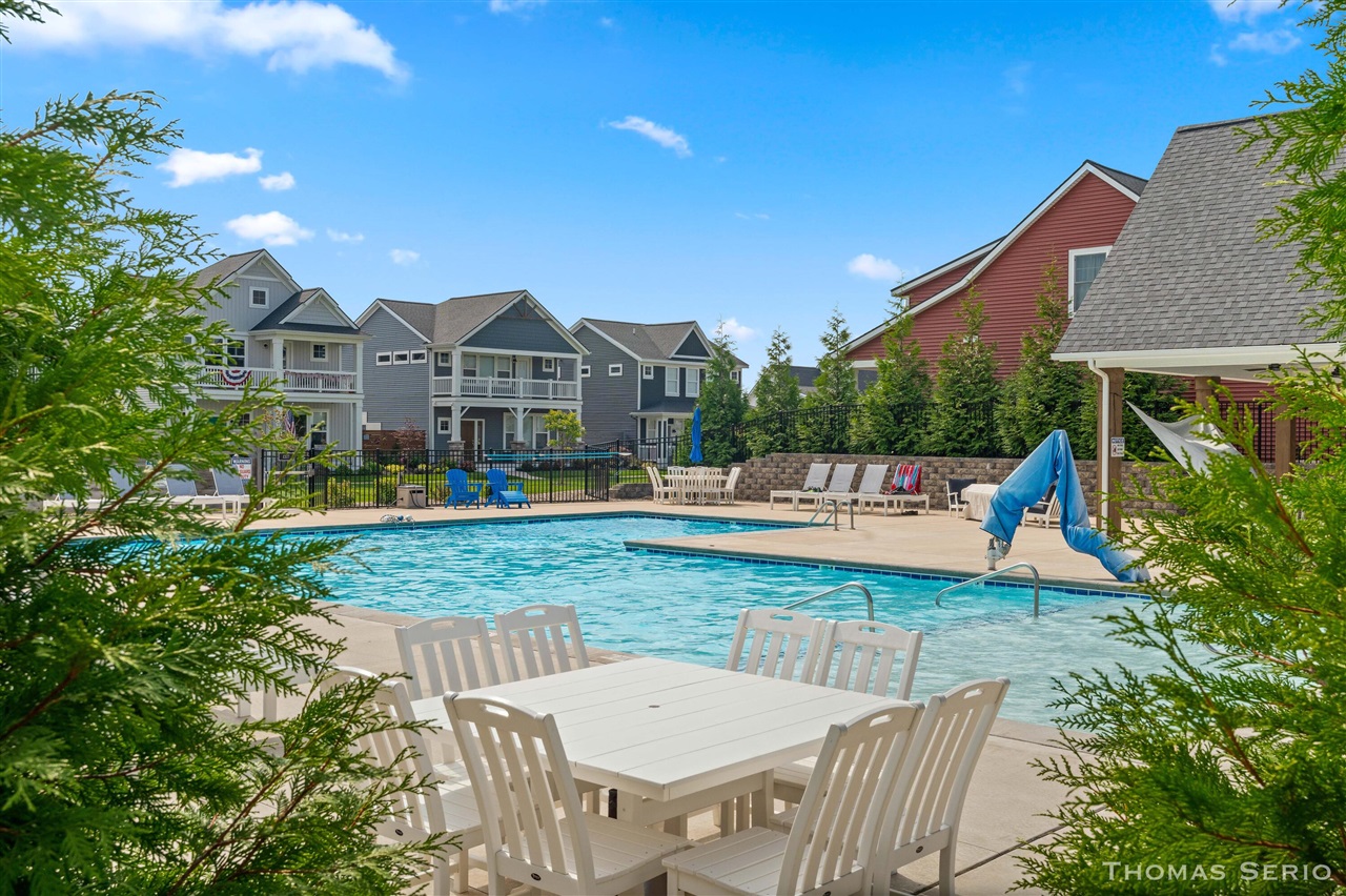 940 S Lake Street, Whitehall, MI, 49461-1522