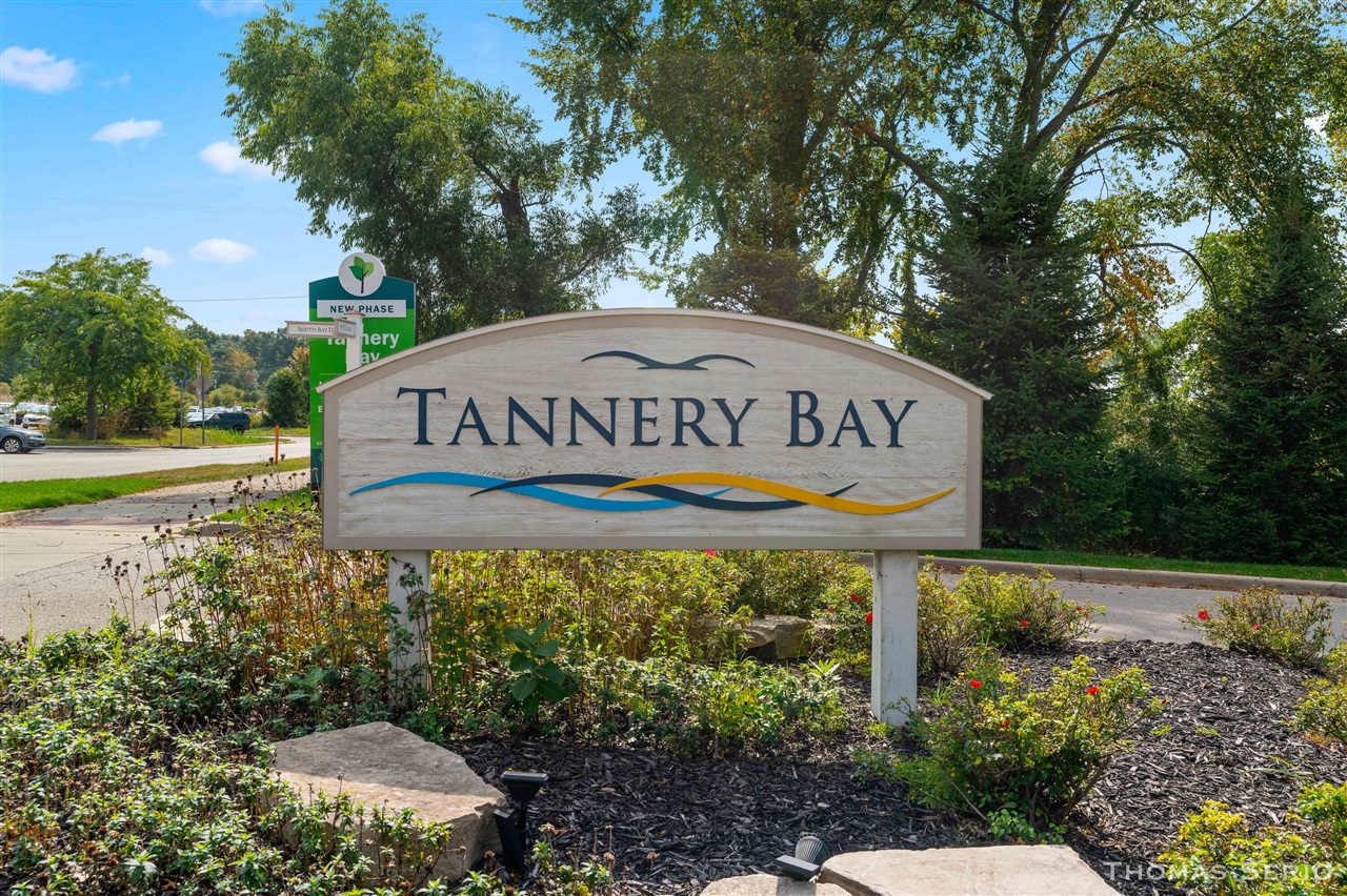 940 S Lake Street, Whitehall, MI, 49461-1522