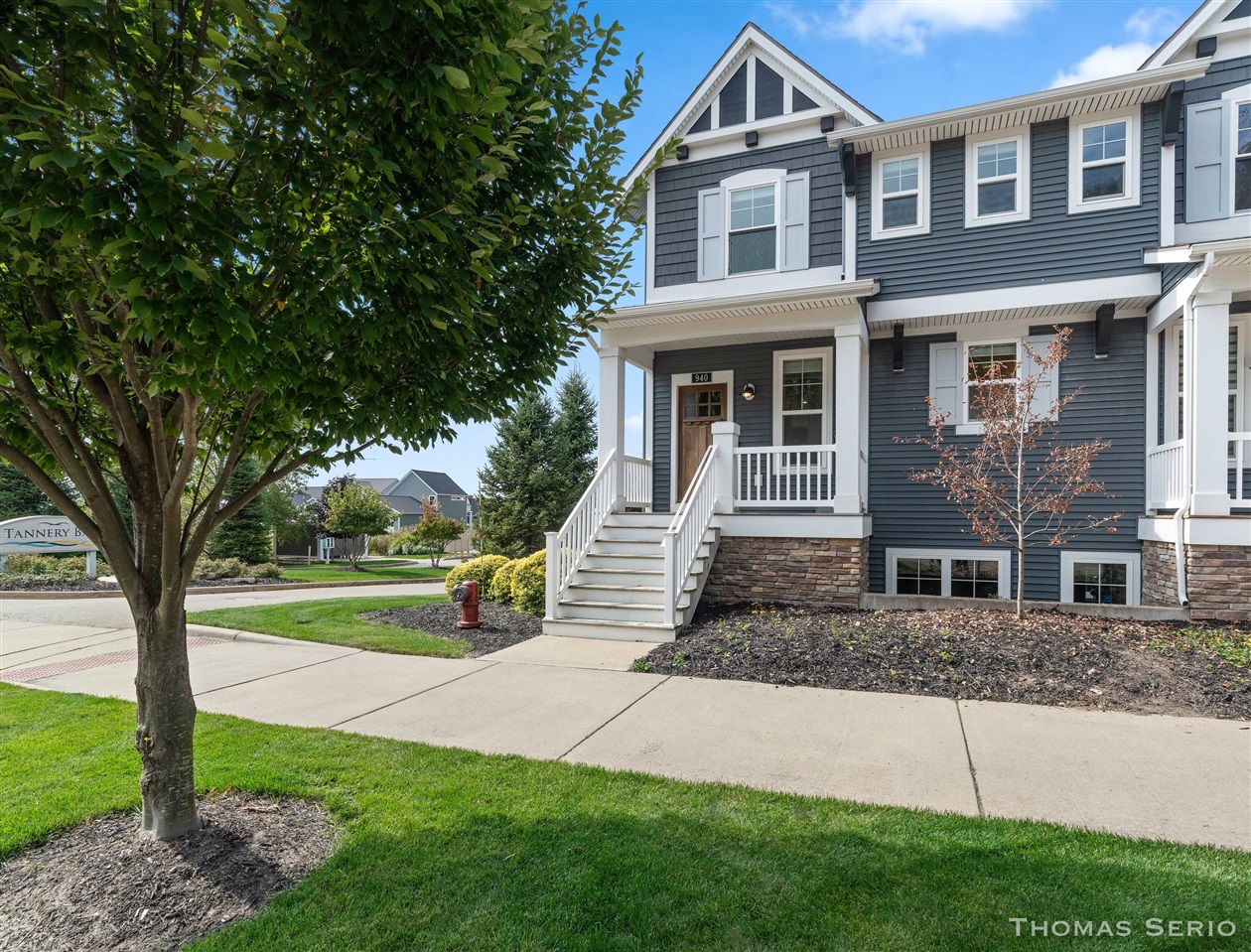 940 S Lake Street, Whitehall, MI, 49461-1522