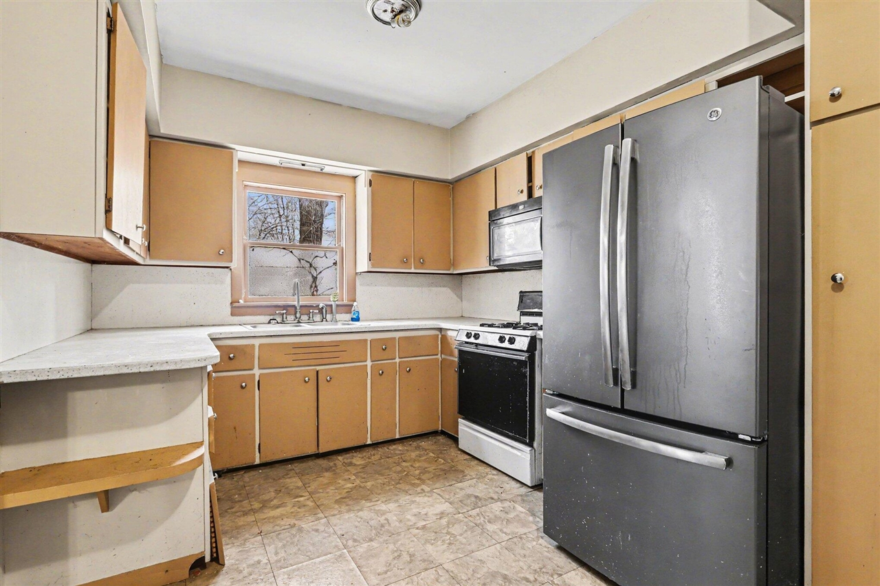 100 Westwood Street, Hillsdale, MI, 49242-1120