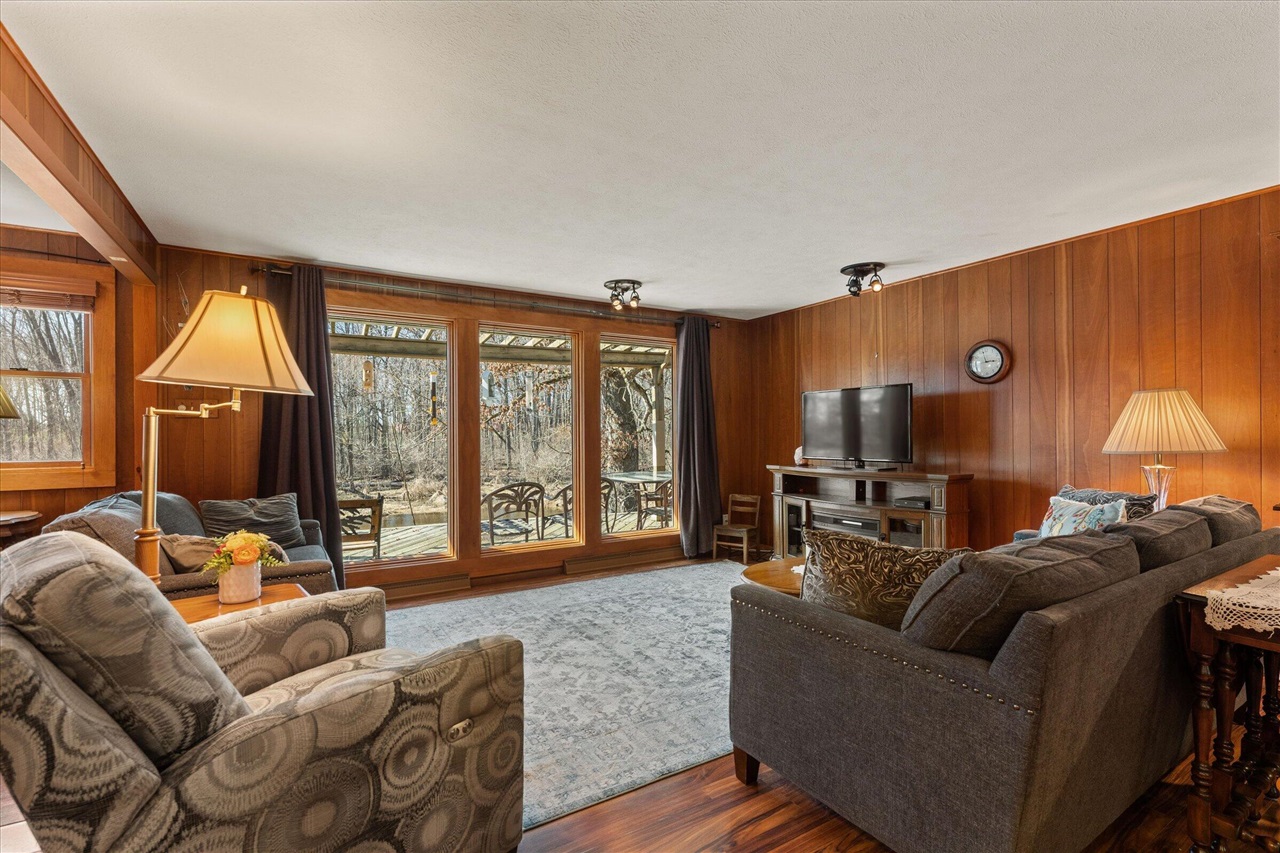 70902 Sunrise Drive, Edwardsburg, MI, 49112-8702