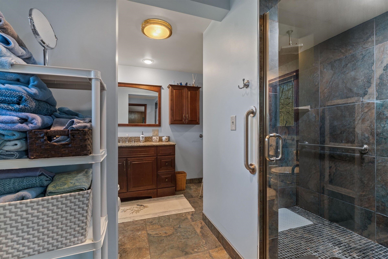 70902 Sunrise Drive, Edwardsburg, MI, 49112-8702