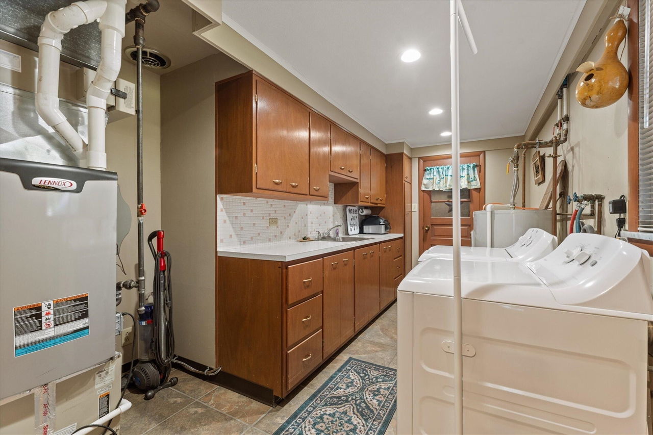 70902 Sunrise Drive, Edwardsburg, MI, 49112-8702