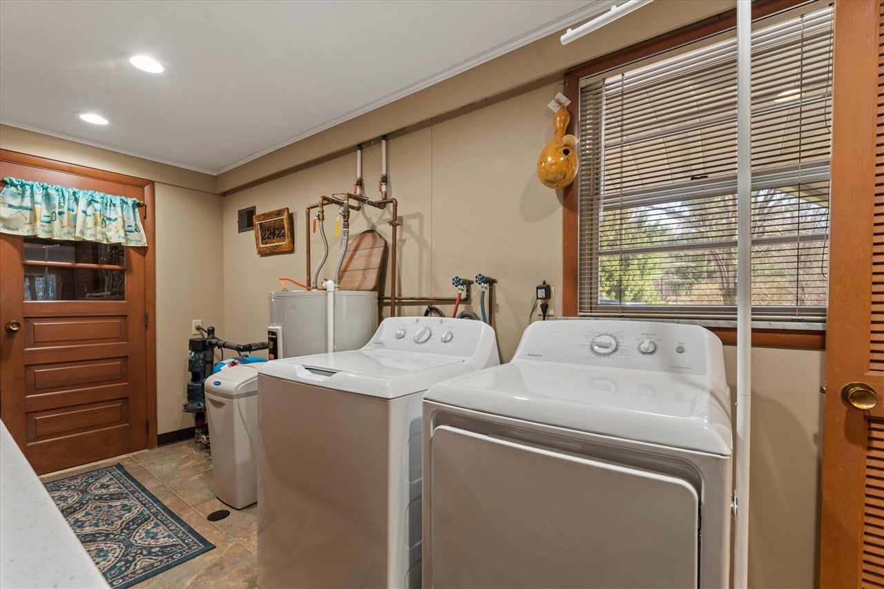 70902 Sunrise Drive, Edwardsburg, MI, 49112-8702