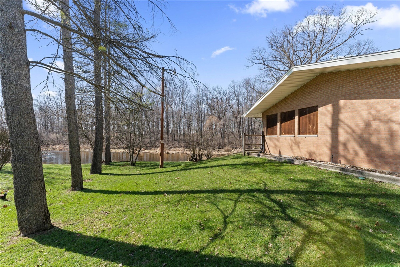 70902 Sunrise Drive, Edwardsburg, MI, 49112-8702