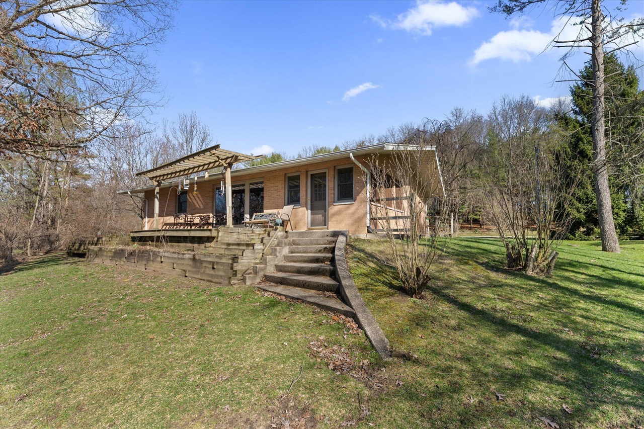 70902 Sunrise Drive, Edwardsburg, MI, 49112-8702