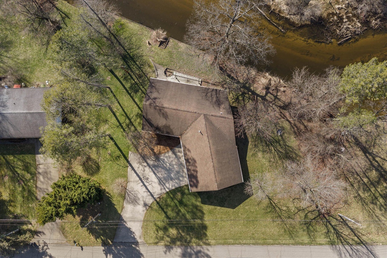 70902 Sunrise Drive, Edwardsburg, MI, 49112-8702