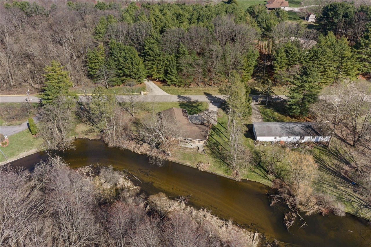 70902 Sunrise Drive, Edwardsburg, MI, 49112-8702