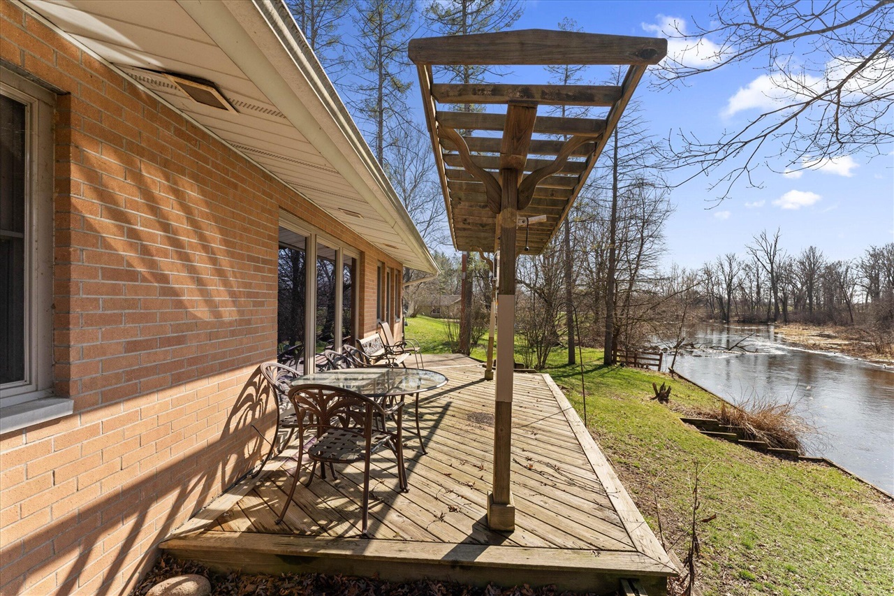 70902 Sunrise Drive, Edwardsburg, MI, 49112-8702