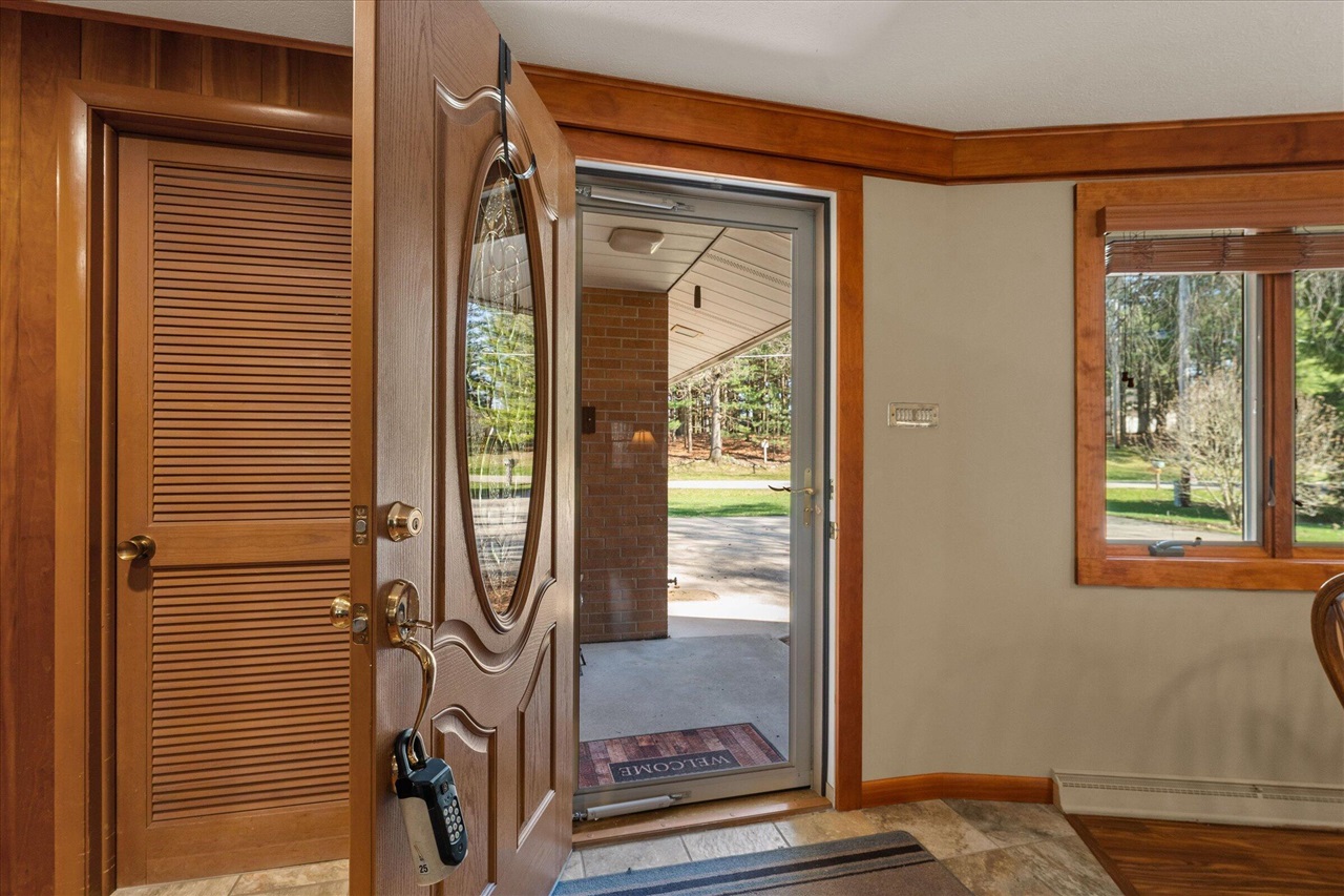 70902 Sunrise Drive, Edwardsburg, MI, 49112-8702