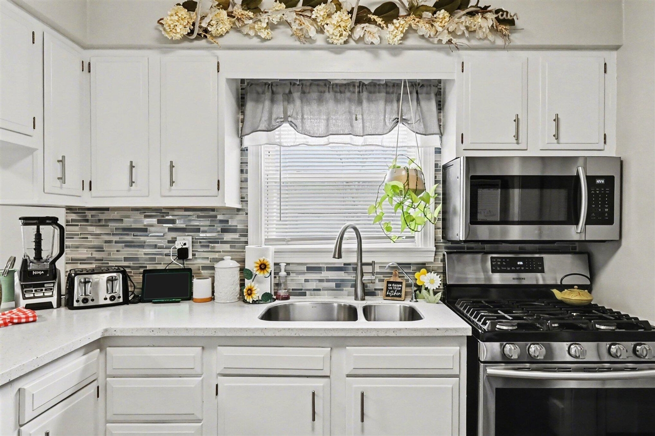 2820 Reo Road, Lansing, MI, 48911-2951