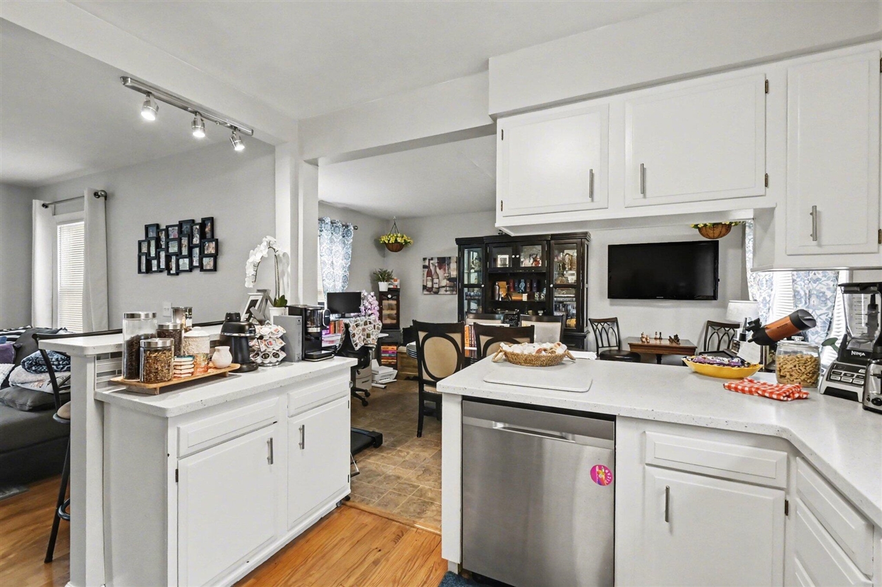 2820 Reo Road, Lansing, MI, 48911-2951