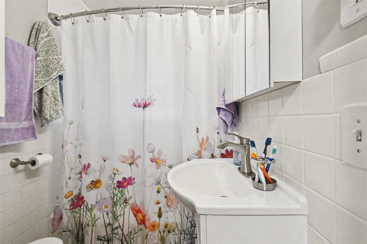 2820 Reo Road, Lansing, MI, 48911-2951