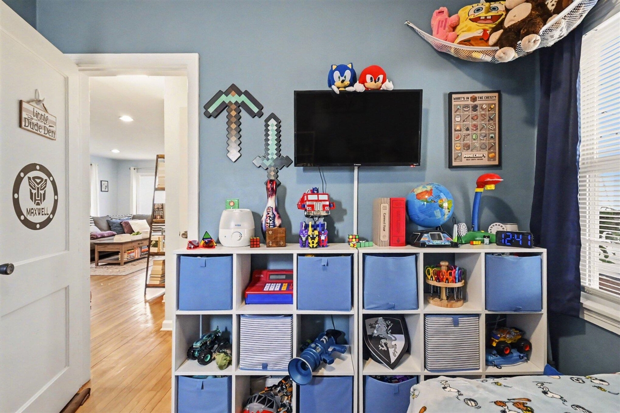 2820 Reo Road, Lansing, MI, 48911-2951