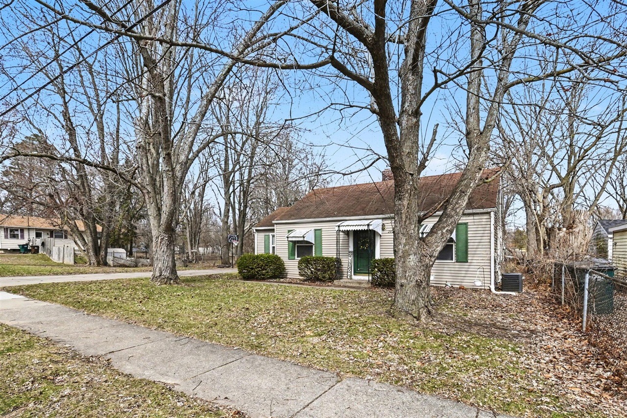 2820 Reo Road, Lansing, MI, 48911-2951