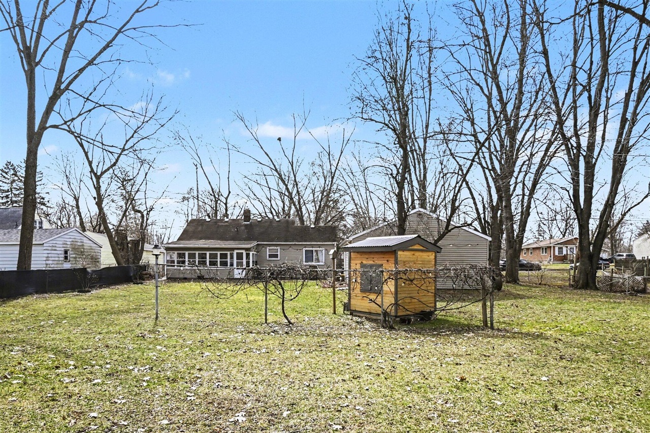 2820 Reo Road, Lansing, MI, 48911-2951