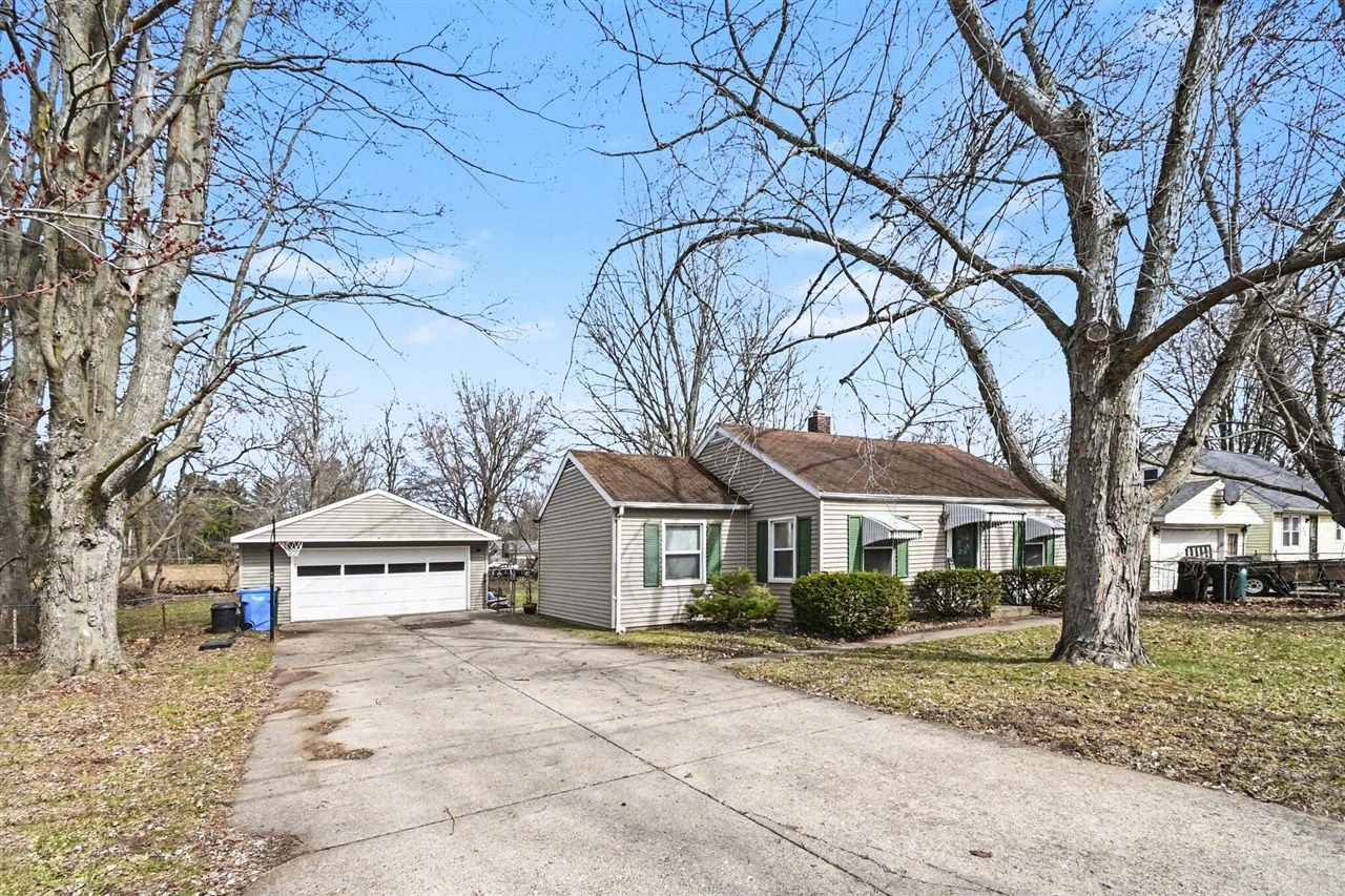 2820 Reo Road, Lansing, MI, 48911-2951