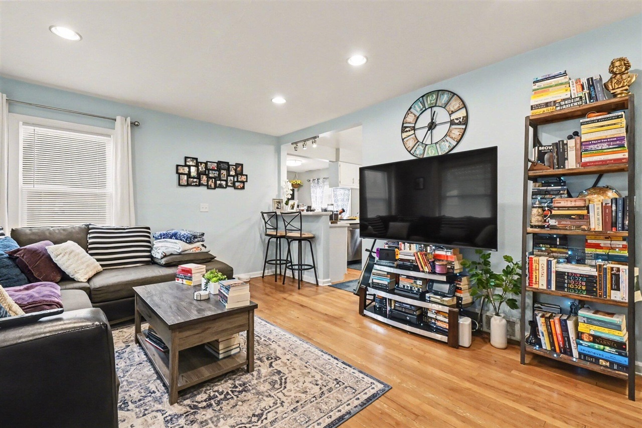 2820 Reo Road, Lansing, MI, 48911-2951