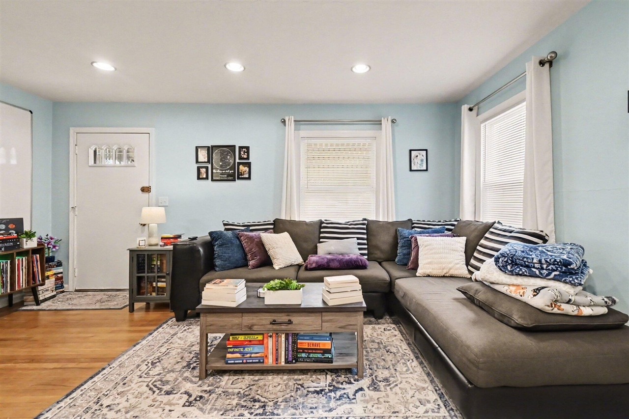 2820 Reo Road, Lansing, MI, 48911-2951