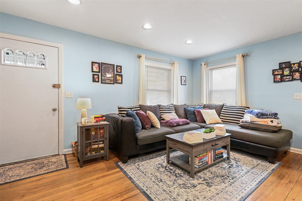 2820 Reo Road, Lansing, MI, 48911-2951