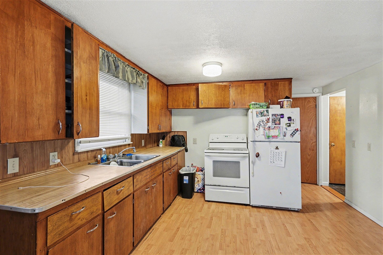 928 E Emerson Street, Ithaca, MI, 48847-1334