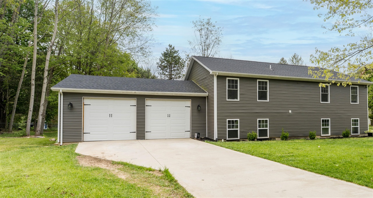 2nd image of 32844 Winther Ave, Paw Paw, MI 49079 | MLS# 70520829