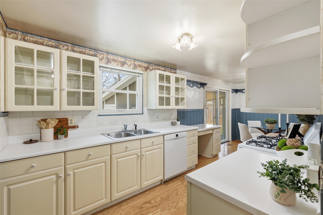 4579 Bekinshire Drive, Comstock Park, MI, 49321-49321