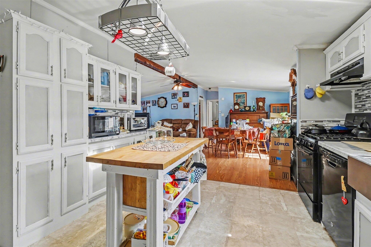 1359 W Arthur Road, New Era, MI, 49446-8132