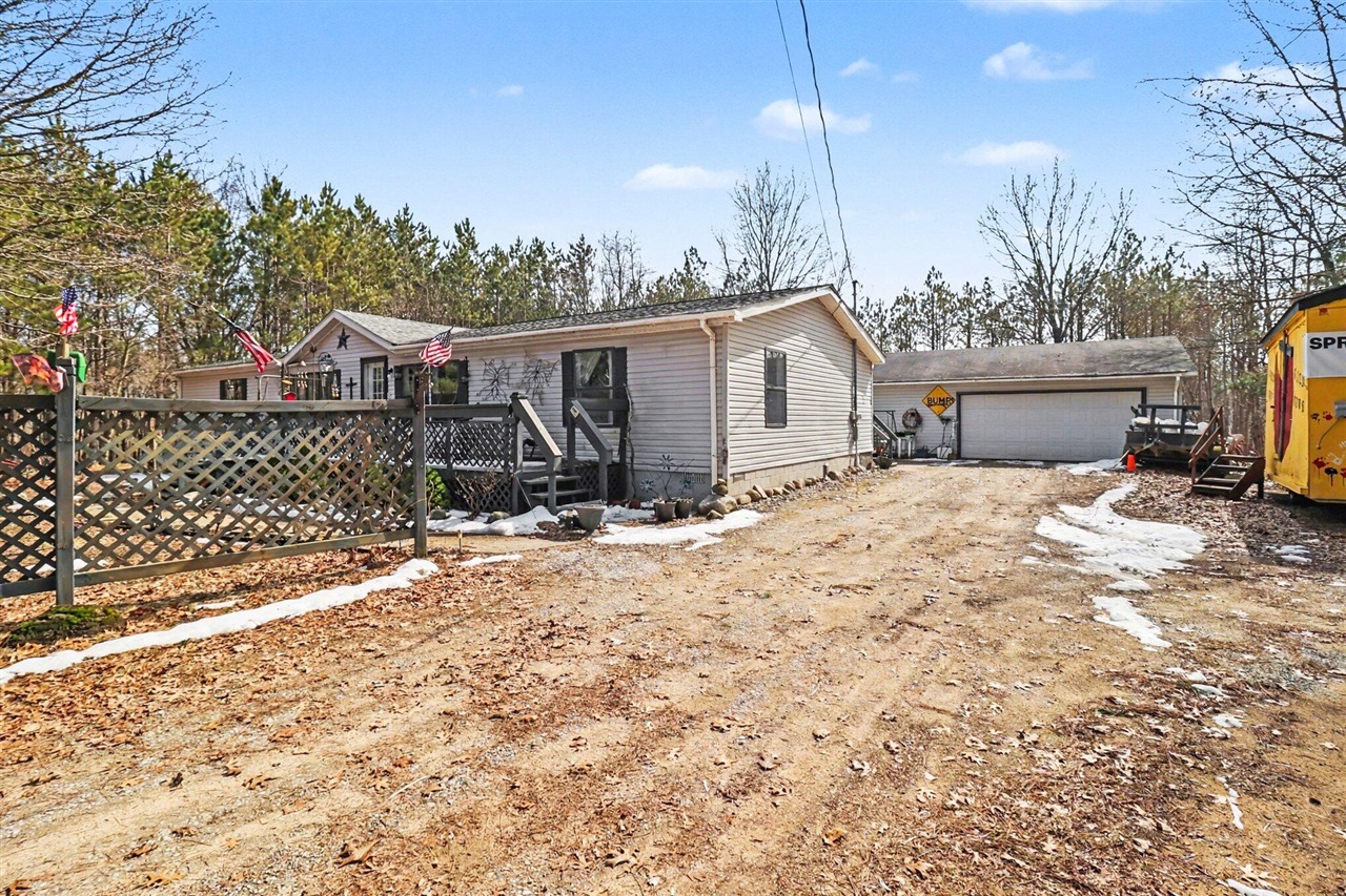 1359 W Arthur Road, New Era, MI, 49446-8132