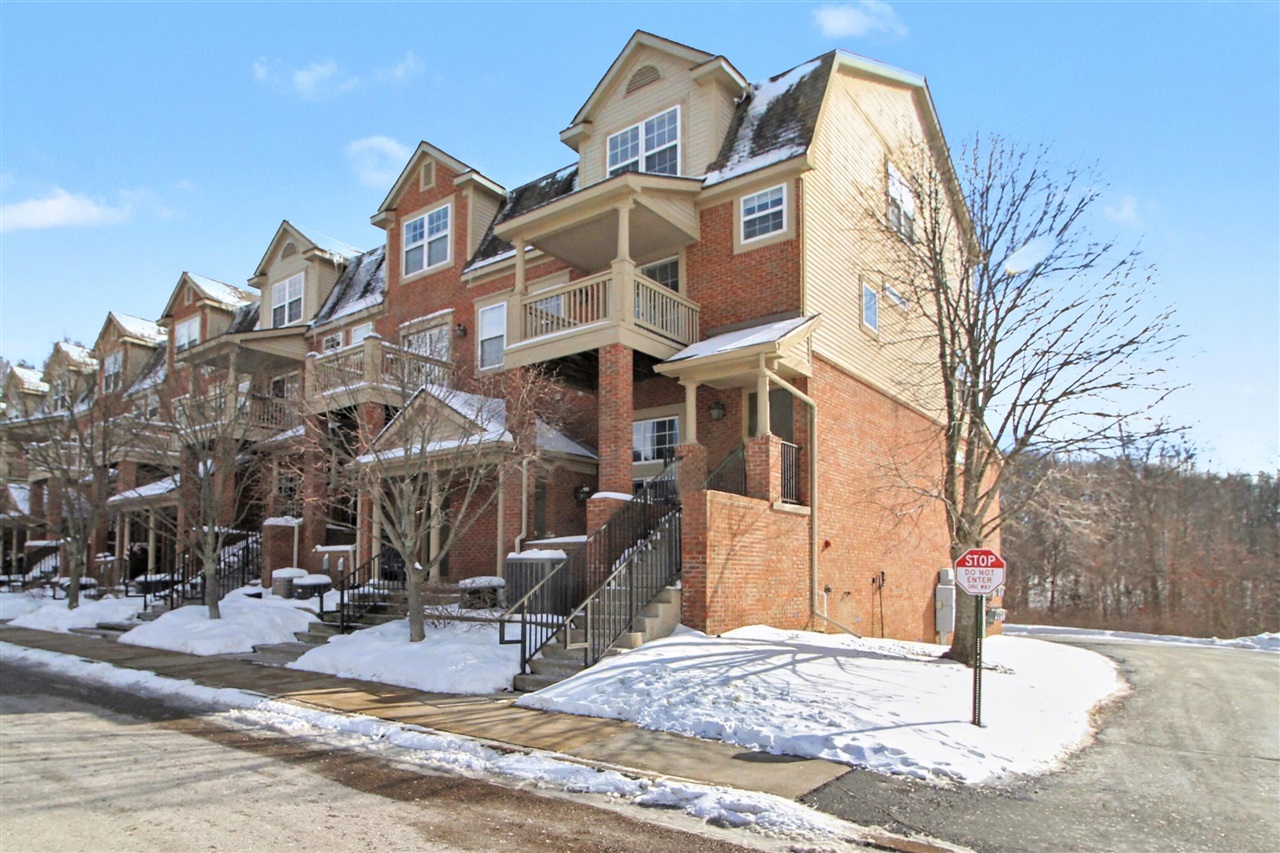 3054 Barclay Way, Ann Arbor, MI, 48105-9464