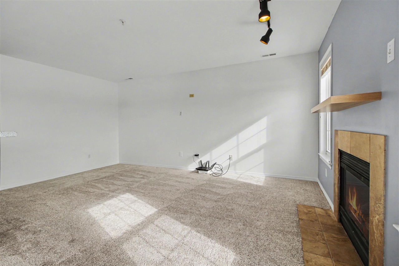 3054 Barclay Way, Ann Arbor, MI, 48105-9464