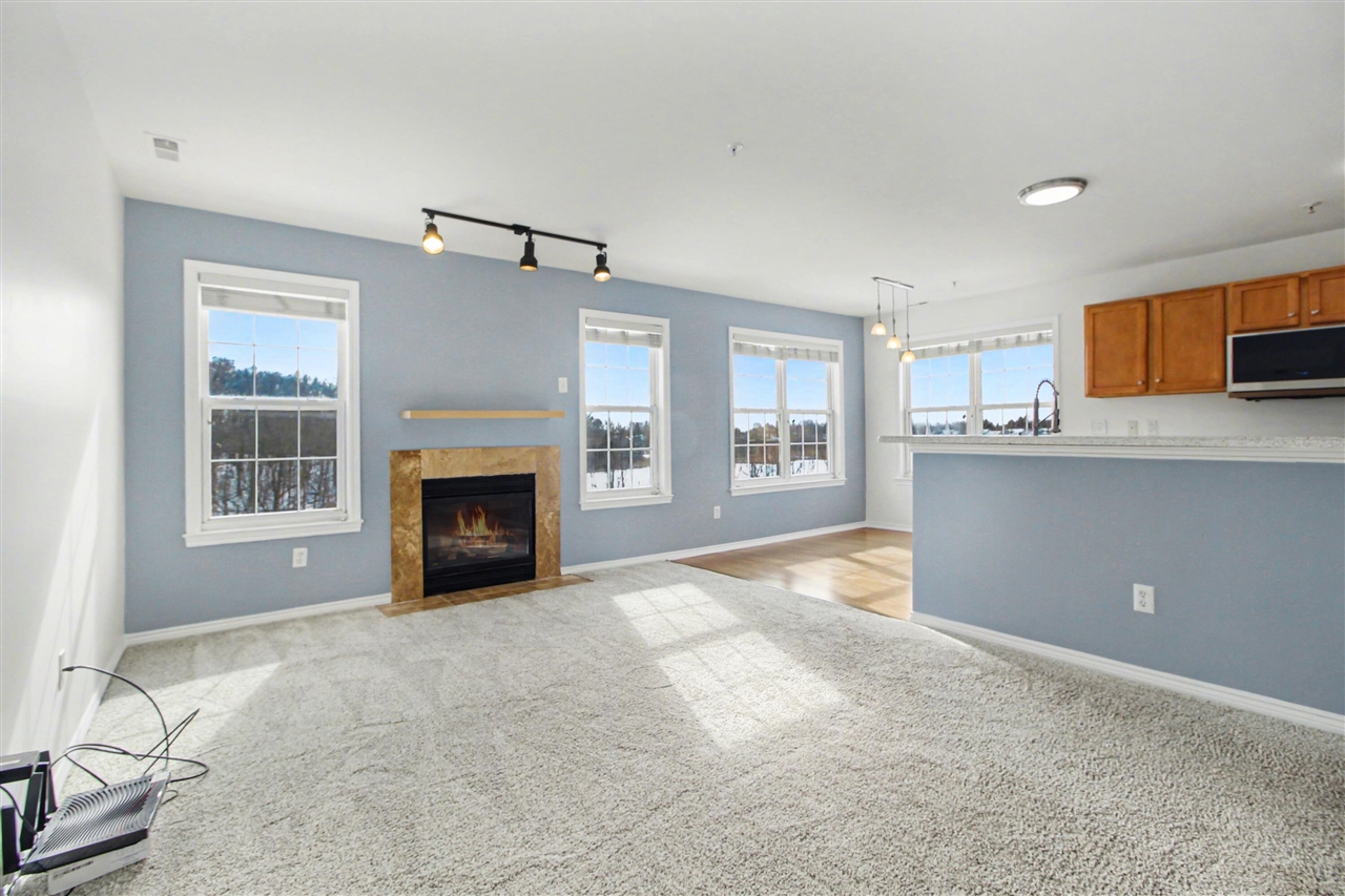 3054 Barclay Way, Ann Arbor, MI, 48105-9464