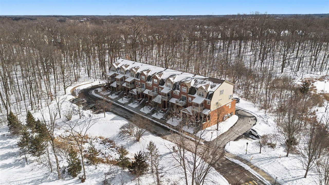 3054 Barclay Way, Ann Arbor, MI, 48105-9464