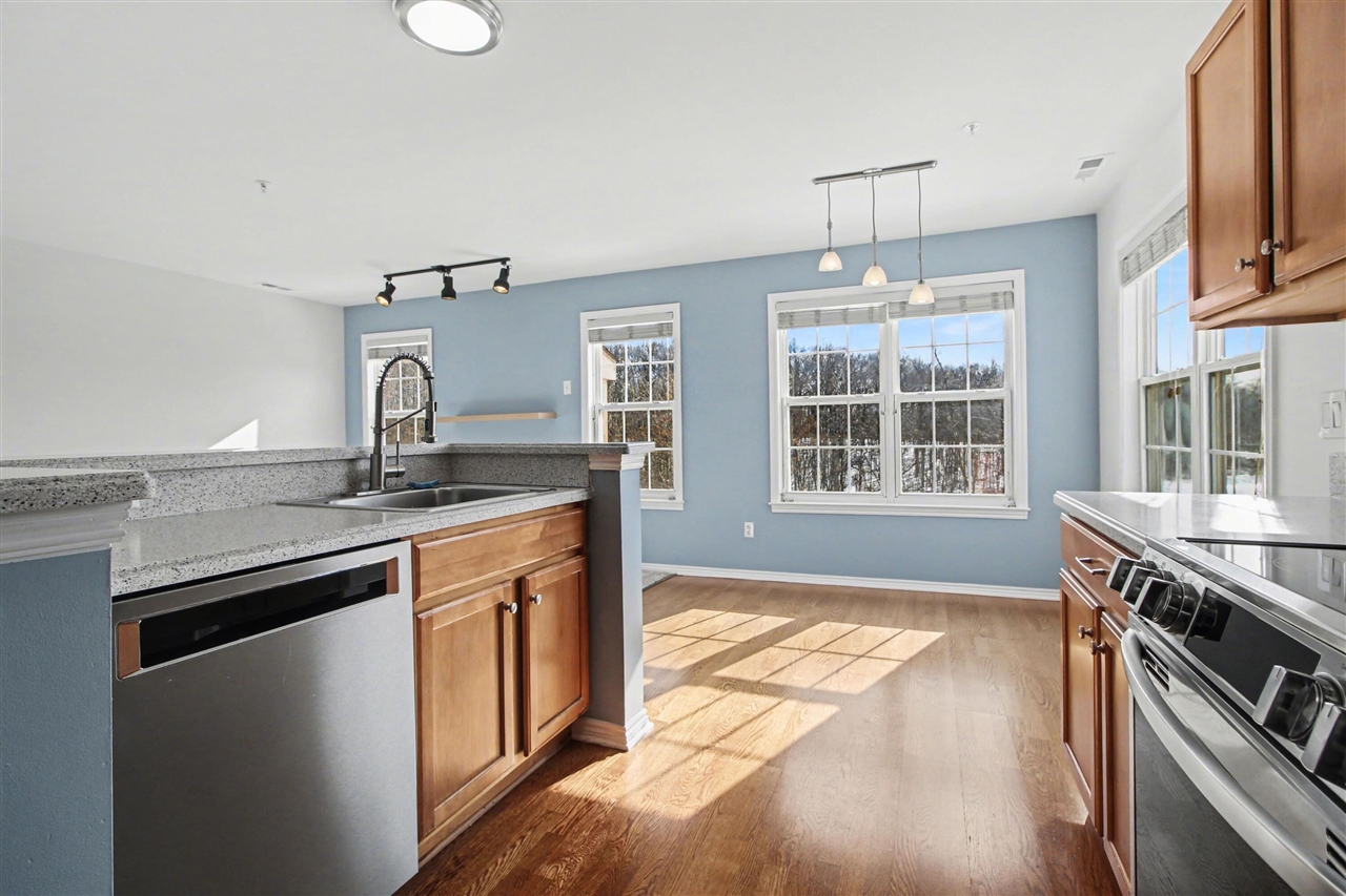 3054 Barclay Way, Ann Arbor, MI, 48105-9464