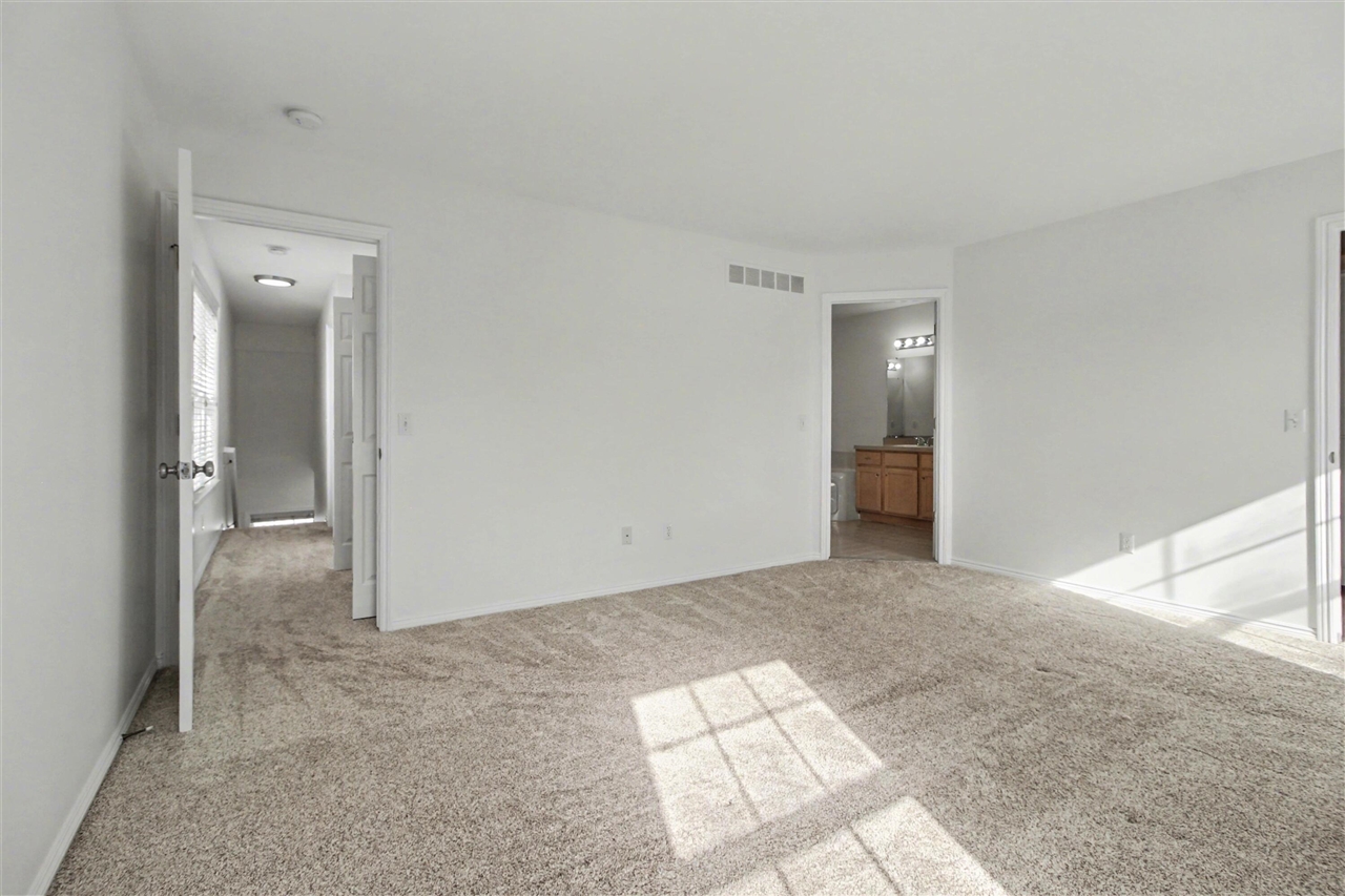 3054 Barclay Way, Ann Arbor, MI, 48105-9464