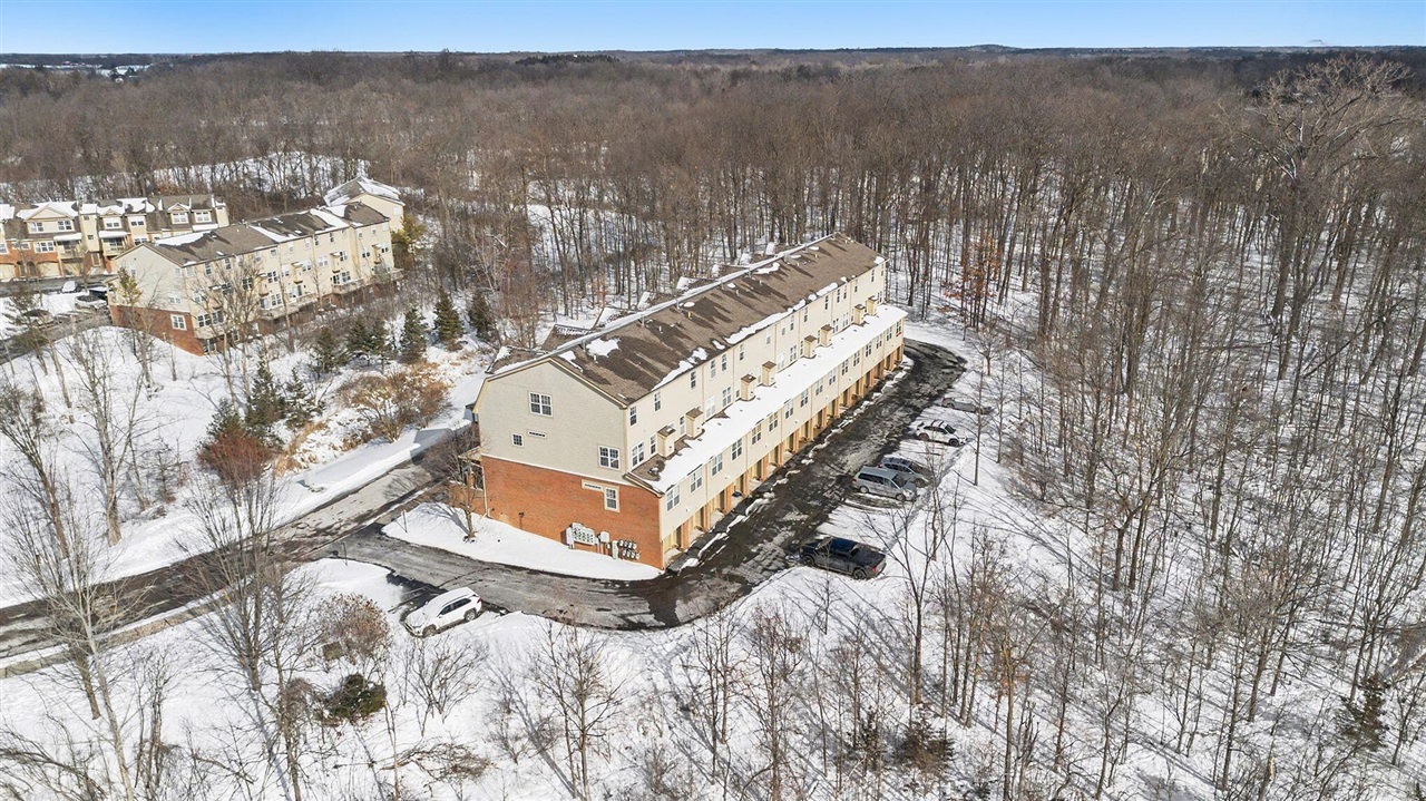 3054 Barclay Way, Ann Arbor, MI, 48105-9464