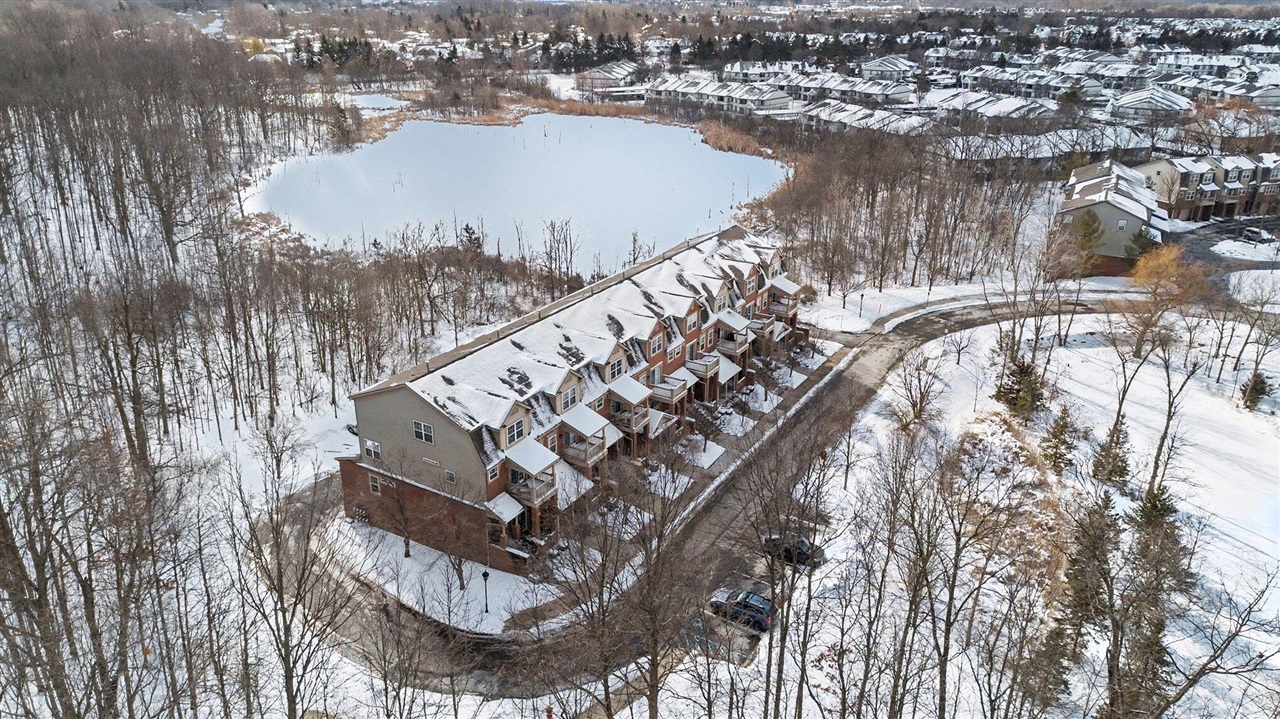 3054 Barclay Way, Ann Arbor, MI, 48105-9464