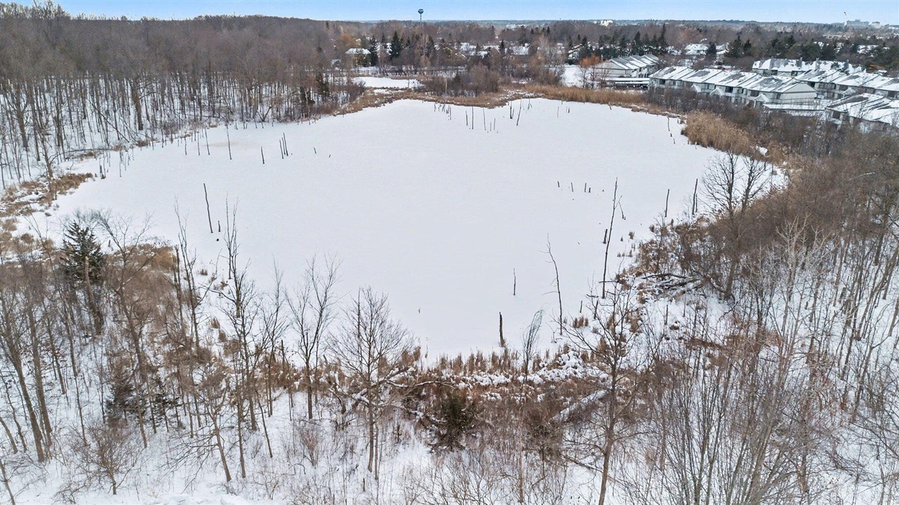 3054 Barclay Way, Ann Arbor, MI, 48105-9464