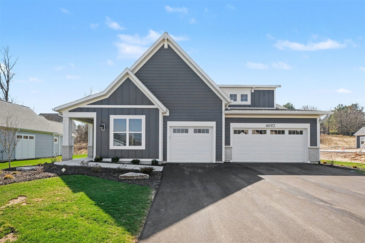 4692 Knapp Bluff Drive, Grand Rapids, MI, 49525