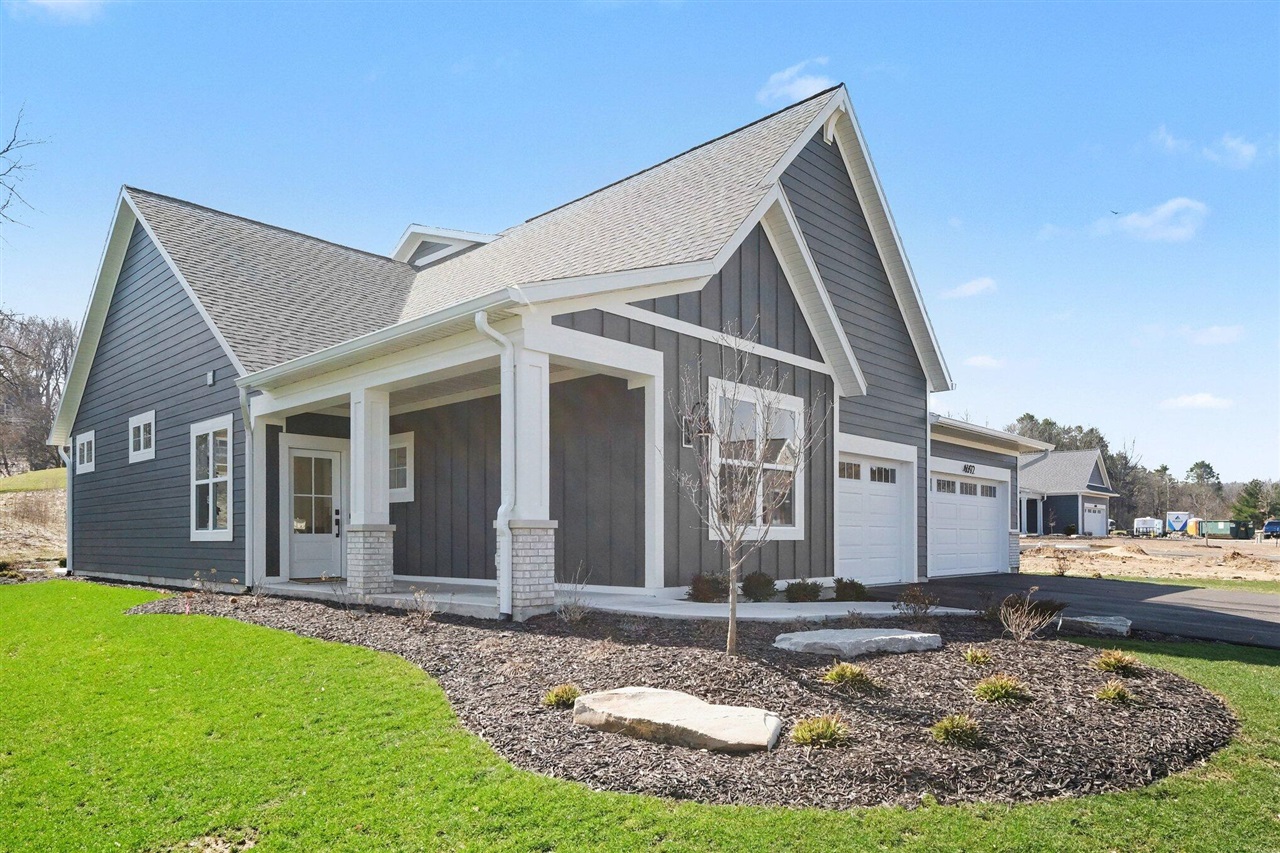 4692 Knapp Bluff Drive, Grand Rapids, MI, 49525