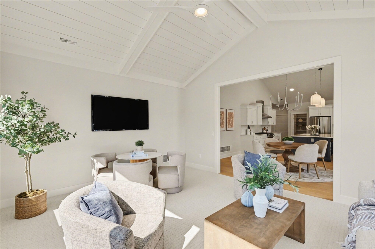 4692 Knapp Bluff Drive, Grand Rapids, MI, 49525