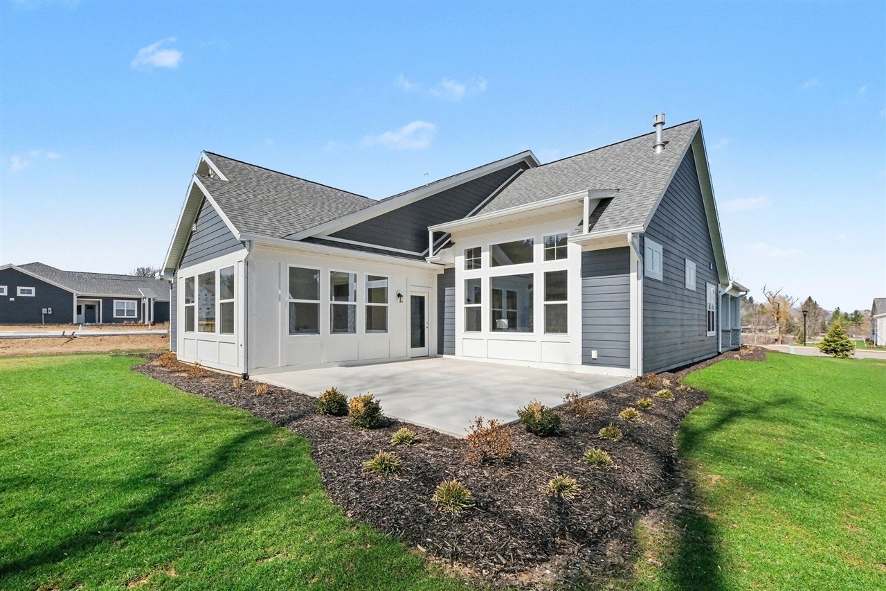 4692 Knapp Bluff Drive, Grand Rapids, MI, 49525