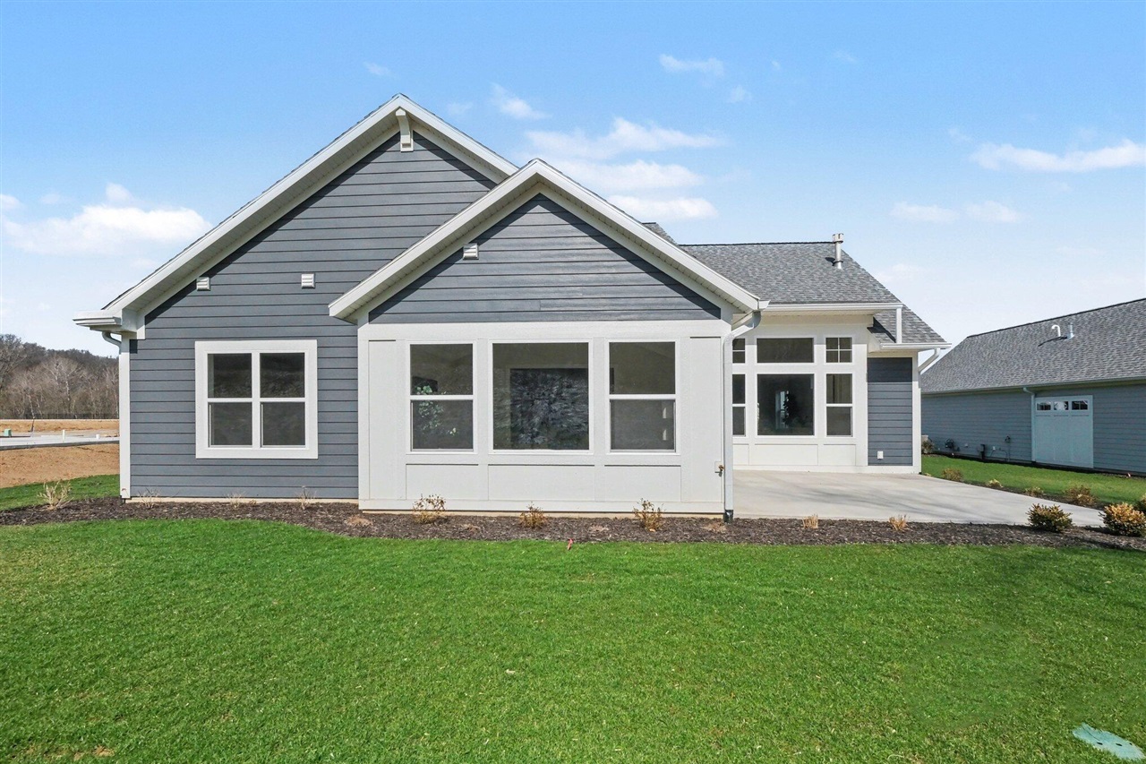 4692 Knapp Bluff Drive, Grand Rapids, MI, 49525