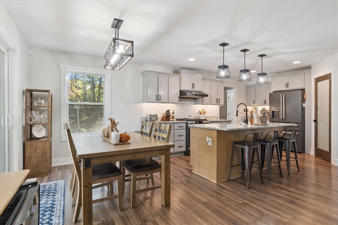 3739 Lake Bluff Drive, Grass Lake, MI, 49240-8955